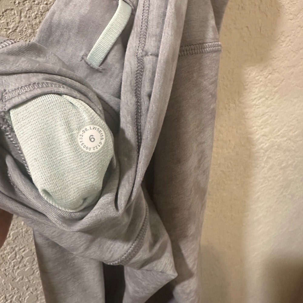 Lululemon gray leggings - Picture 6 of 8